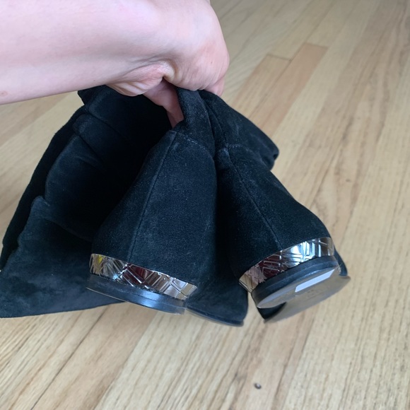 Authentic Burberry Black Suede Knee High Boots - Picture 6 of 16